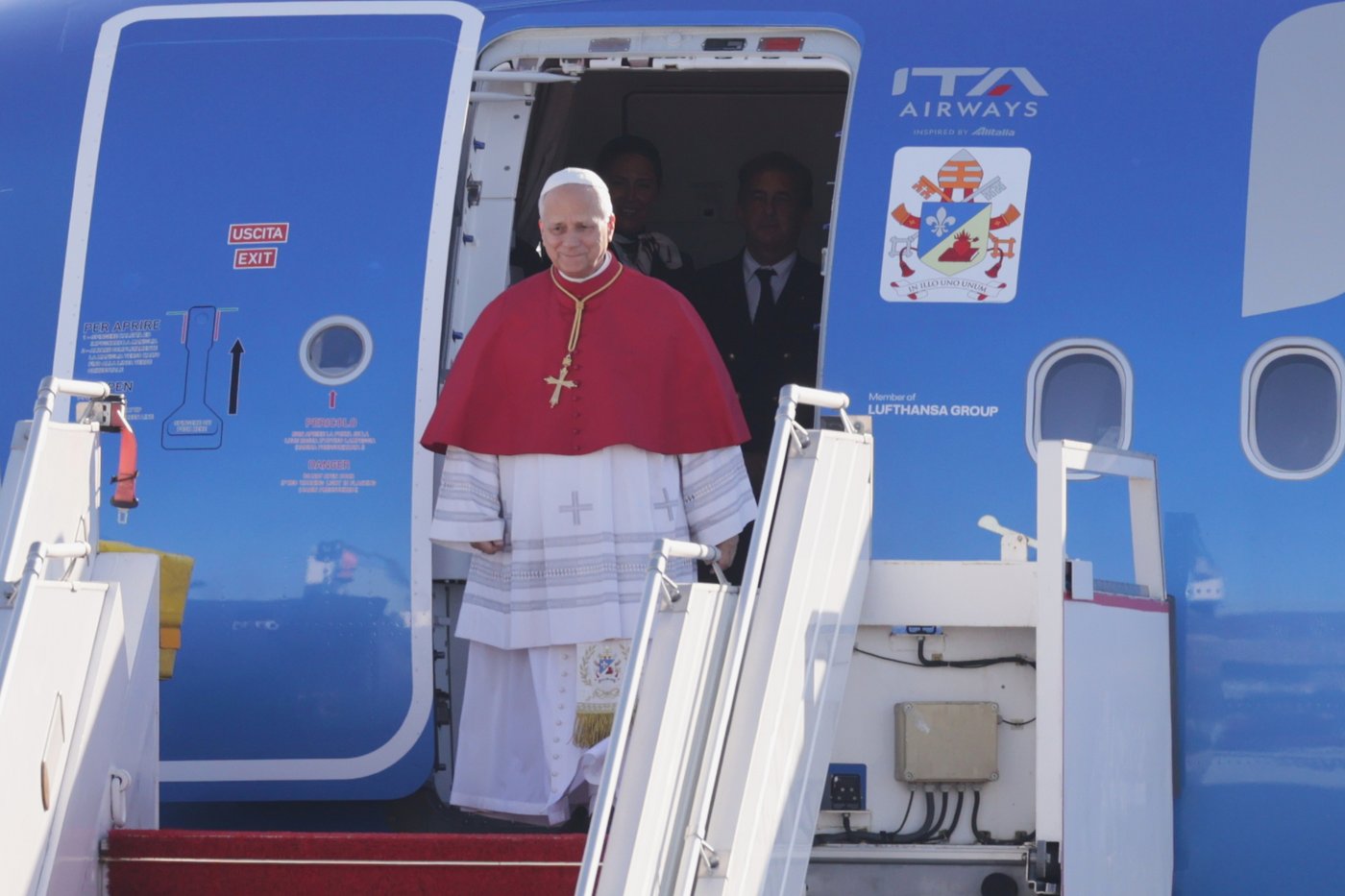 Pope Leo XIV affirms need for media to cover public figures when asked about Trump ban | iNFOnews.ca