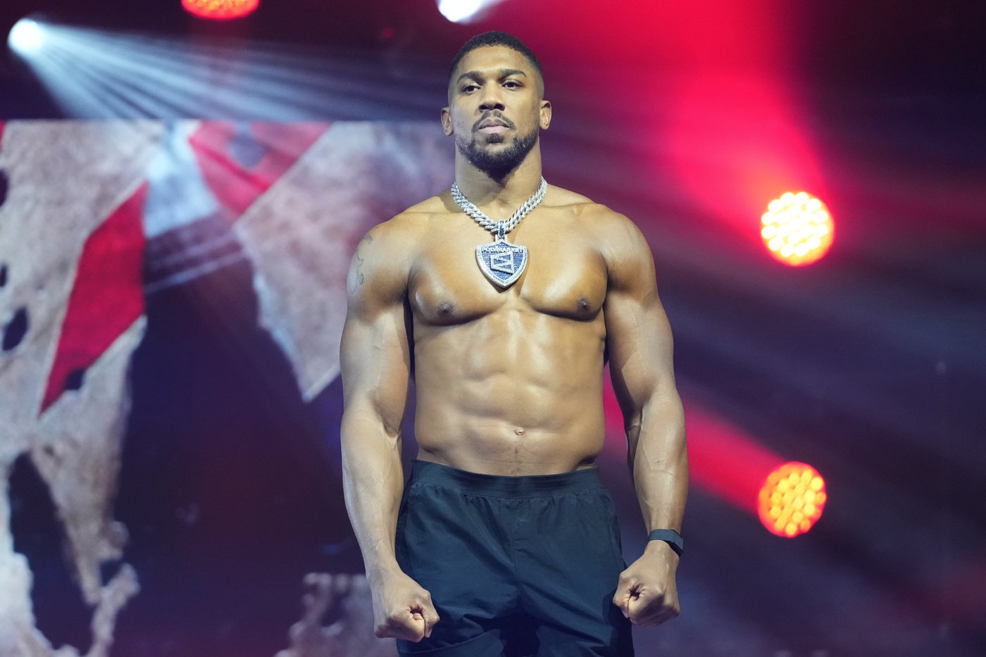 Anthony Joshua posts his first public update since the car crash that killed two of his friends | iNFOnews.ca