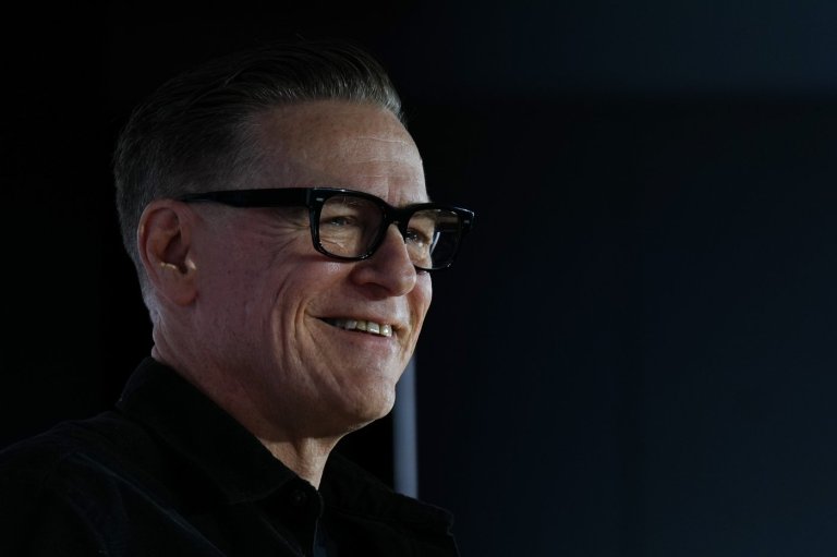 Bryan Adams says his upcoming holiday special will be like 'the Christmas Last Waltz' | iNFOnews.ca