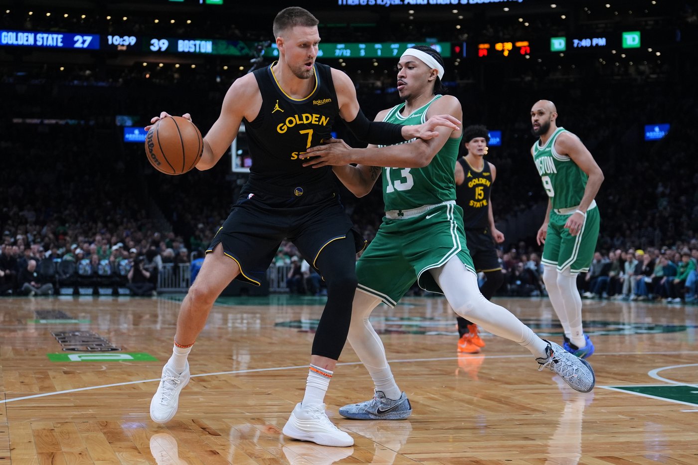 Brown scores 32, Tatum adds double-double as Celtics top Warriors 120-99 | iNFOnews.ca