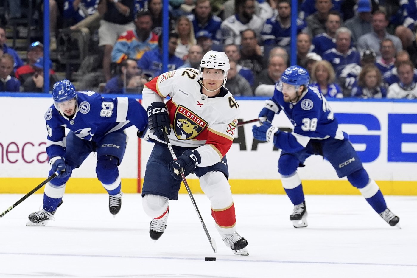 Schmidt scores again as Panthers beat Lightning 2-0 for 2-0 series lead | iNFOnews.ca
