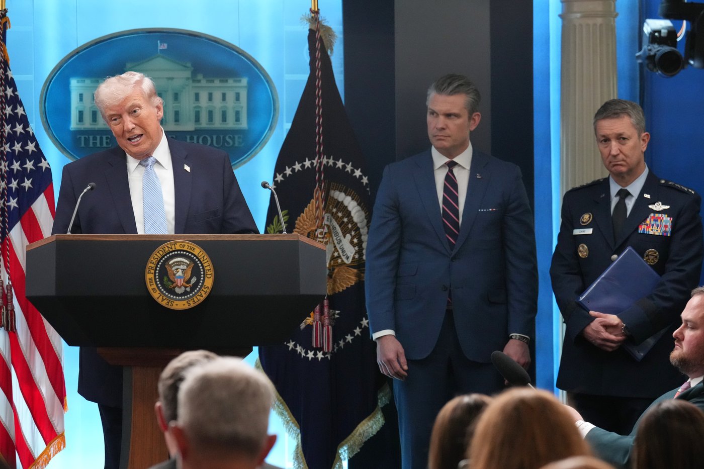 Photos of Trump's Monday, talking Iran at Easter Egg Roll and mimicking a sniper in the press room | iNFOnews.ca