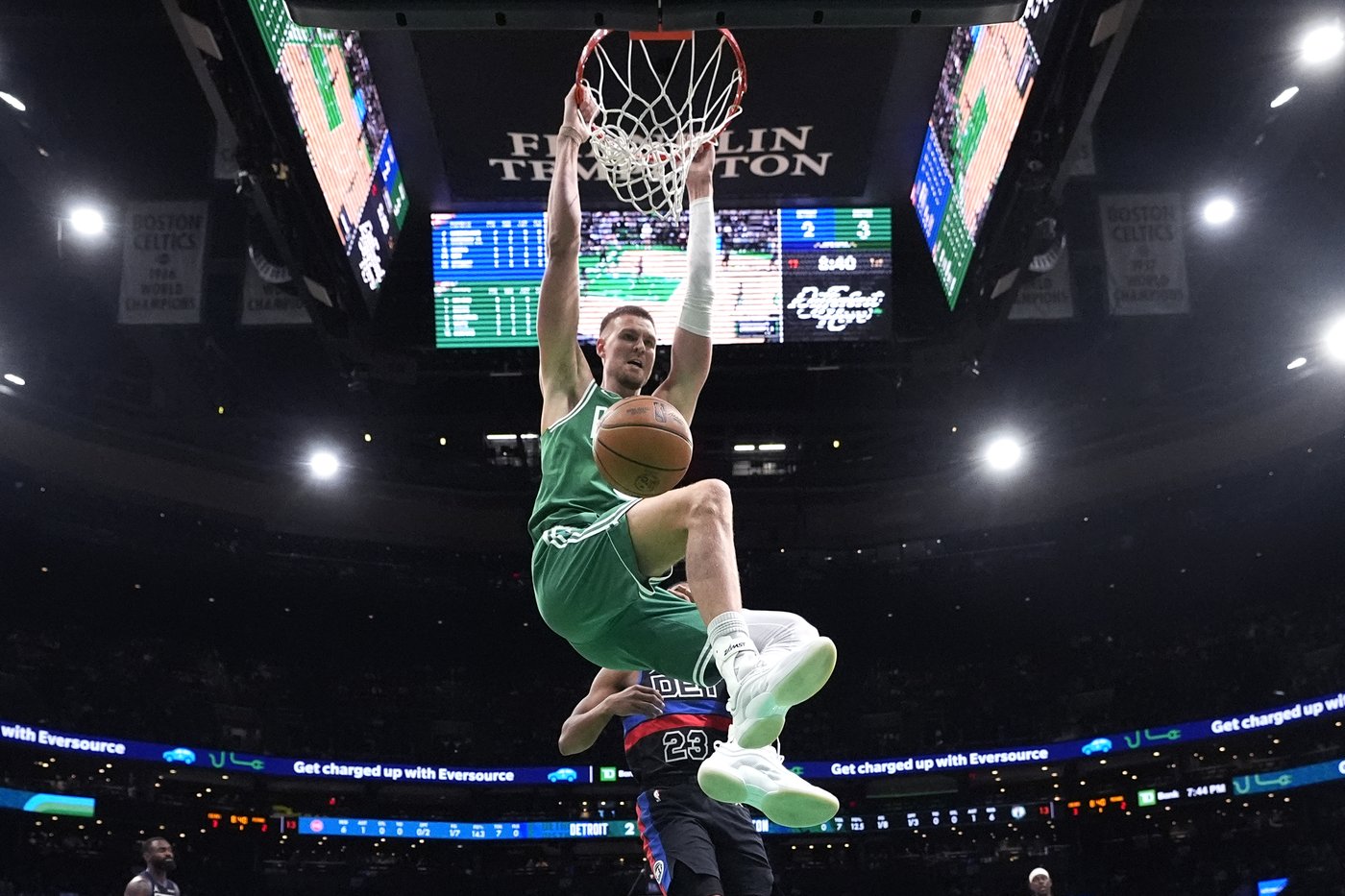 Pritchard scores 27 and hits 7 3-pointers to help Celtics earn 20th win, power past Pistons 123-99 | iNFOnews.ca