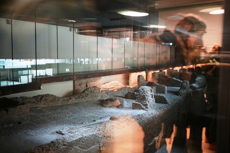 Rome opens long-awaited Colosseum subway station, with displays of unearthed artifacts | iNFOnews.ca