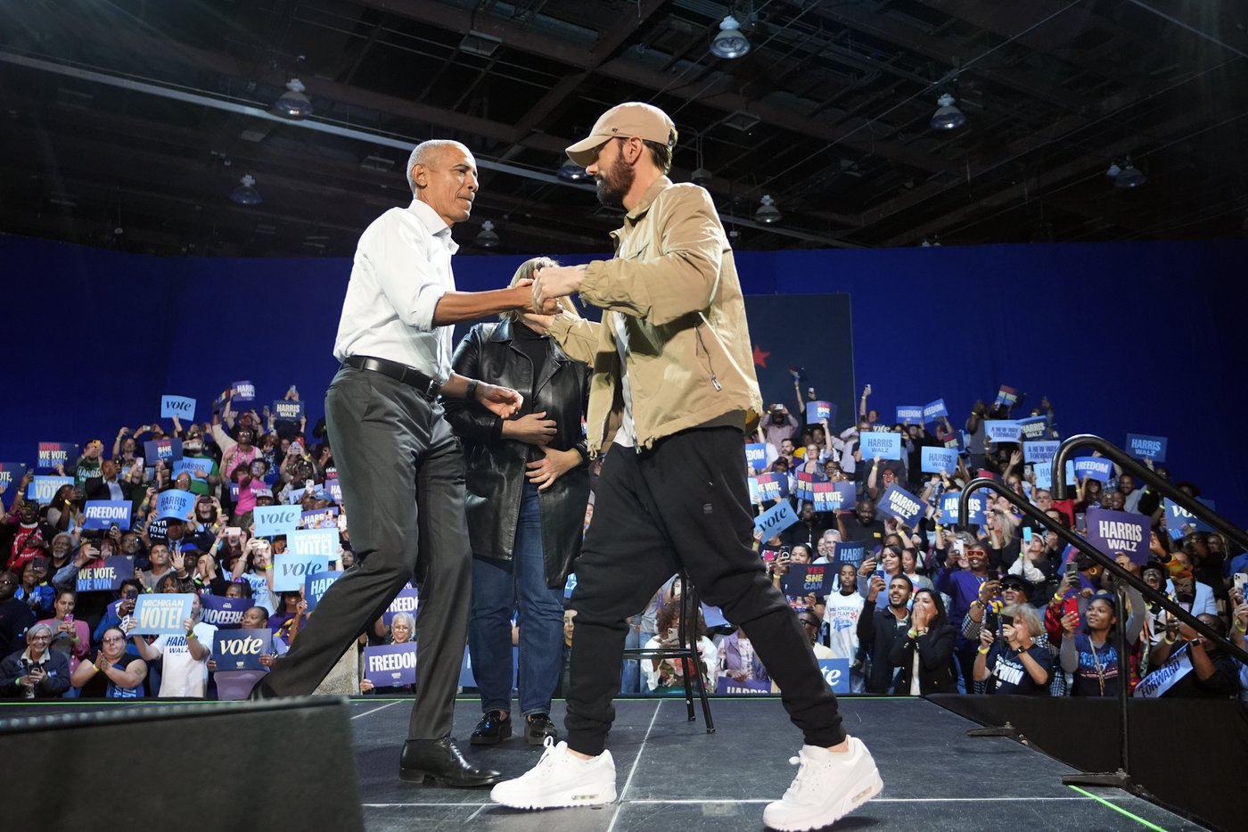 Rapper Eminem and Obama rally voters for Kamala Harris in Detroit | iNFOnews.ca