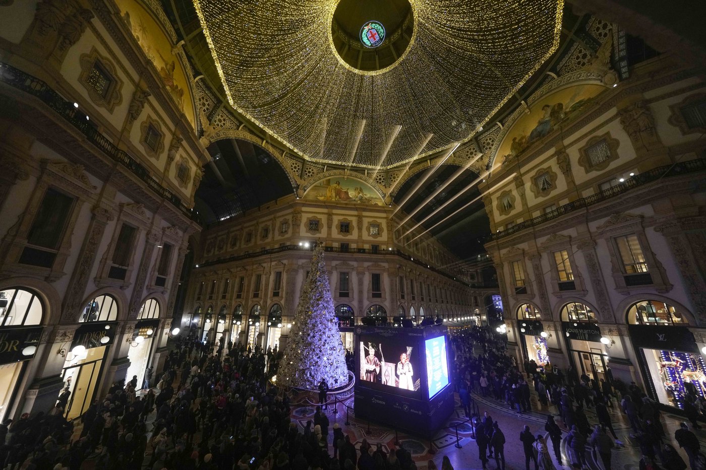 La Scala's gala season premiere vanquished bad-luck vibes around long-absent Verdi opera | iNFOnews.ca