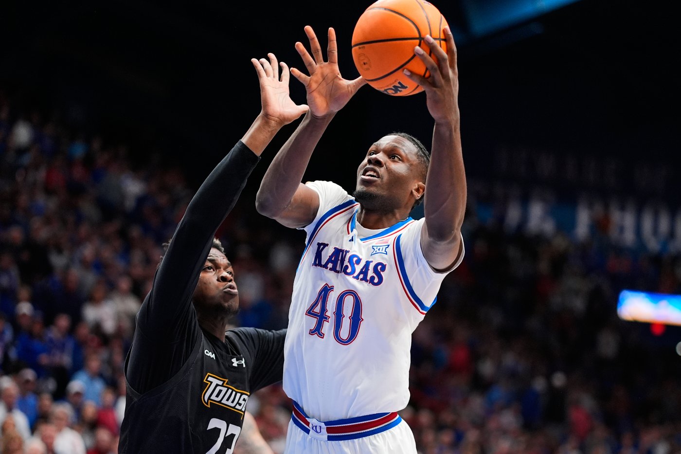 Flory Bidunga has 18 points and 10 rebounds as No. 17 Kansas beats Towson 73-49 | iNFOnews.ca