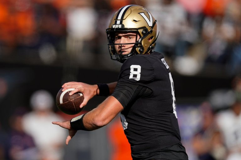 Senior Ken Seals gets chance to lead his hometown Horned Frogs against No. 16 Trojans in Alamo Bowl | iNFOnews.ca