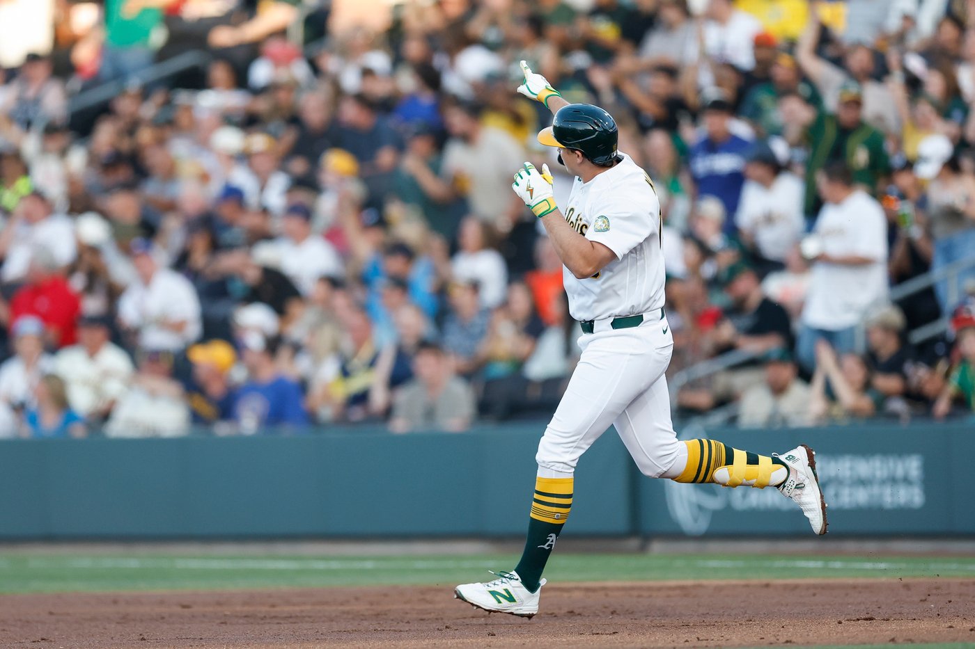 Bolte hits 1st MLB homer and A's go deep 5 more times in Las Vegas for 7-5 win over Brewers | iNFOnews.ca