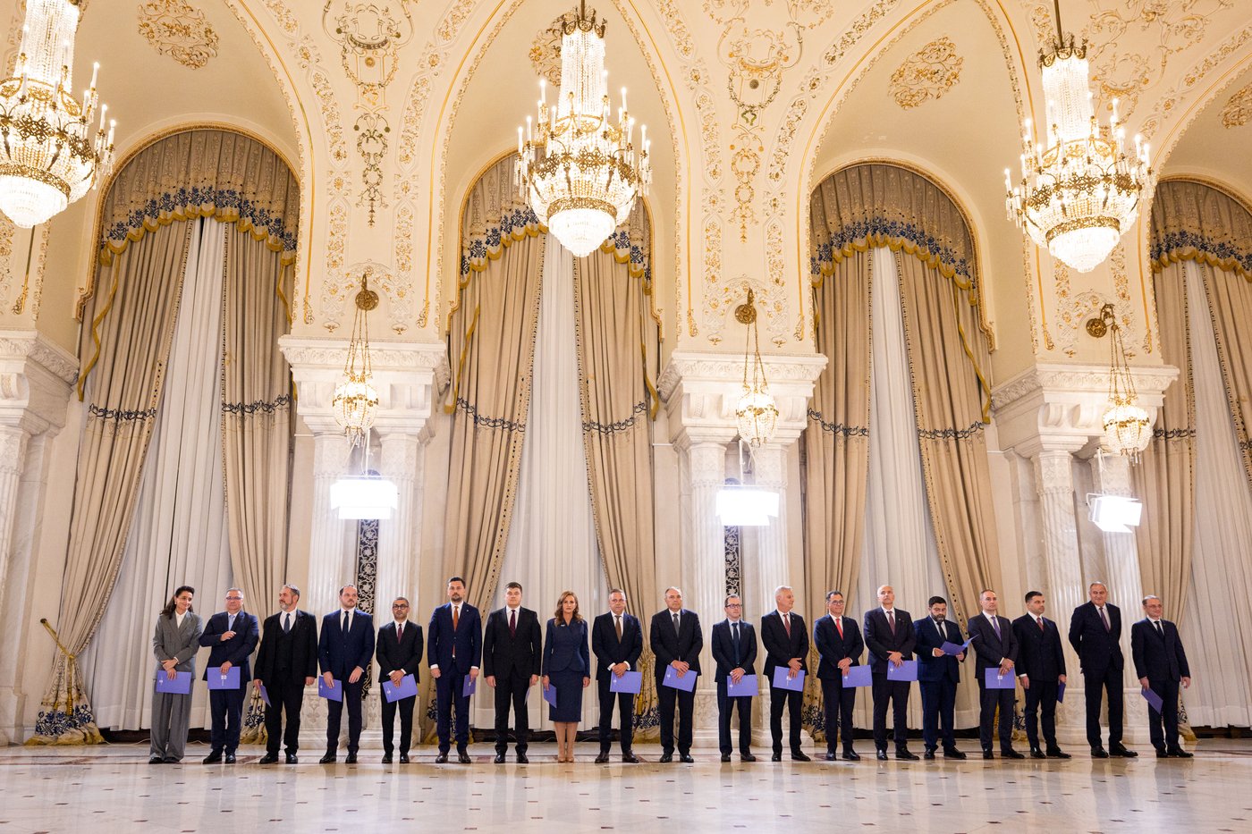 Romanian lawmakers back a minority government to end monthslong stalemate | iNFOnews.ca Romanian lawmakers back a minority government to end monthslong stalemate | iNFOnews.ca