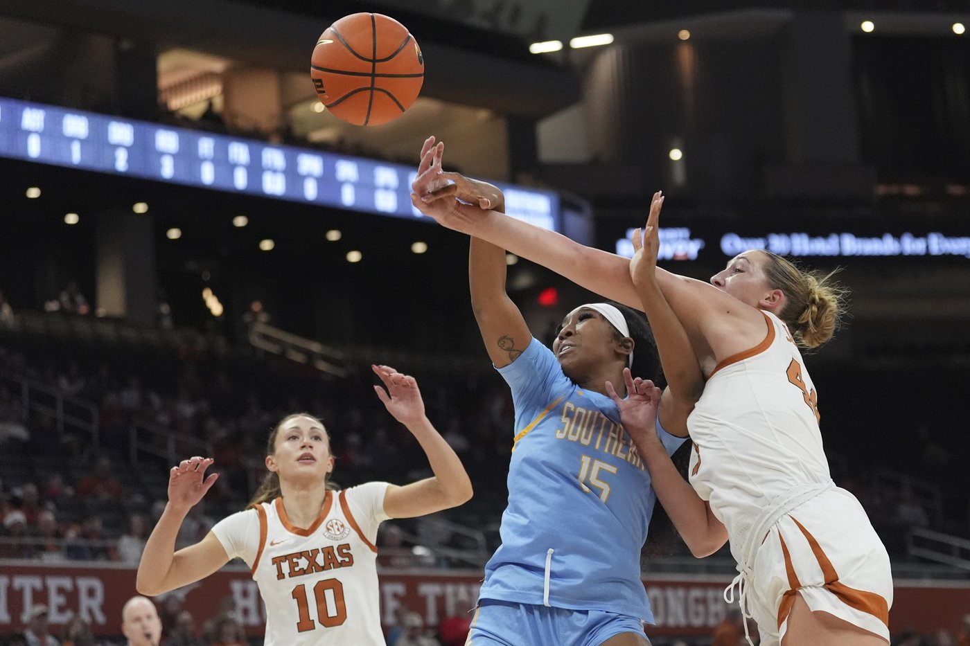 Taylor Jones scores 19 to lead No. 6 Texas to a 97-39 win over Southern | iNFOnews.ca Taylor Jones scores 19 to lead No. 6 Texas to a 97-39 win over Southern | iNFOnews.ca