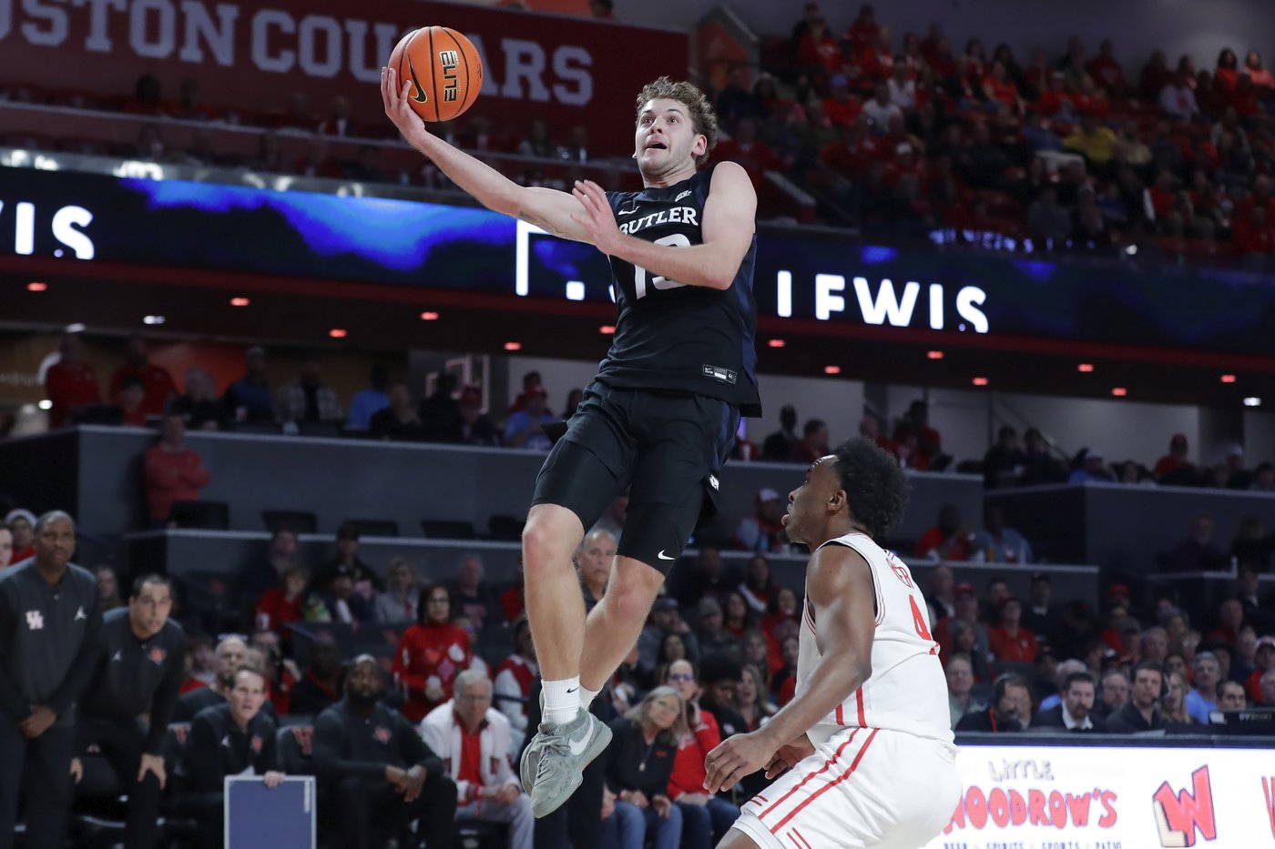 L.J. Cryer scores 18 of his 20 points in 2nd half and No. 17 Houston beats Butler 79-51 | iNFOnews.ca