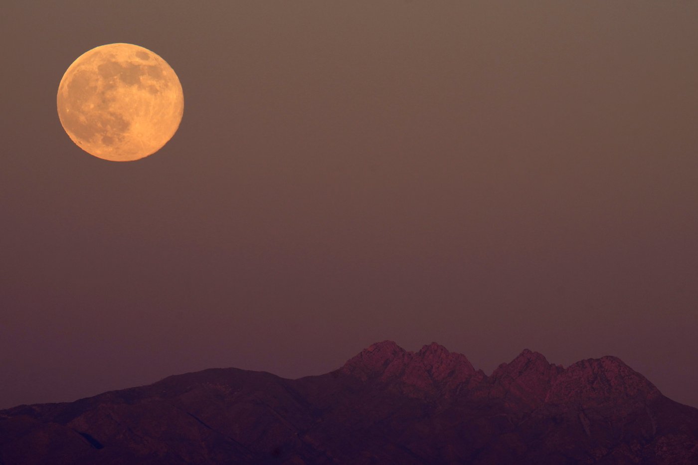 Photos show the last supermoon of the year shining in December skies | iNFOnews.ca