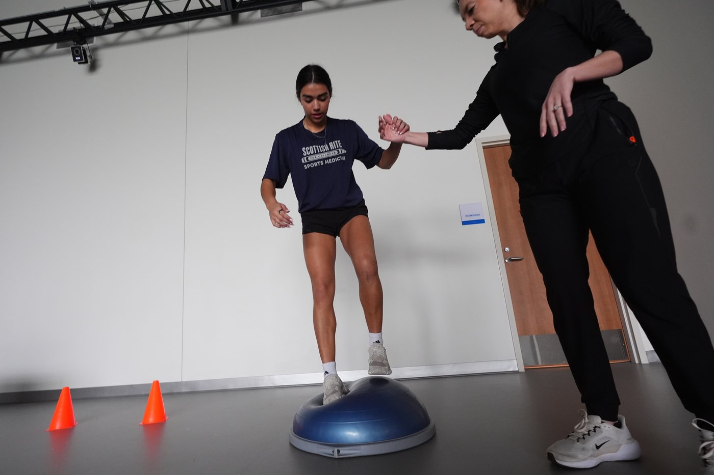 Teenage girls are most likely to tear their ACLs. Parents say more must be done to protect them | iNFOnews.ca Teenage girls are most likely to tear their ACLs. Parents say more must be done to protect them | iNFOnews.ca