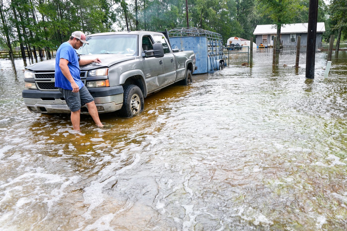 Former Tropical Storm Edouard lingers over Texas, flooding homes and roadways | iNFOnews.ca Former Tropical Storm Edouard lingers over Texas, flooding homes and roadways | iNFOnews.ca
