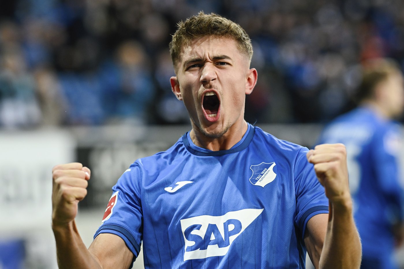 Schick hat trick helps Leverkusen cover defensive lapses. Frankfurt and Dortmund win in Bundesliga | iNFOnews.ca