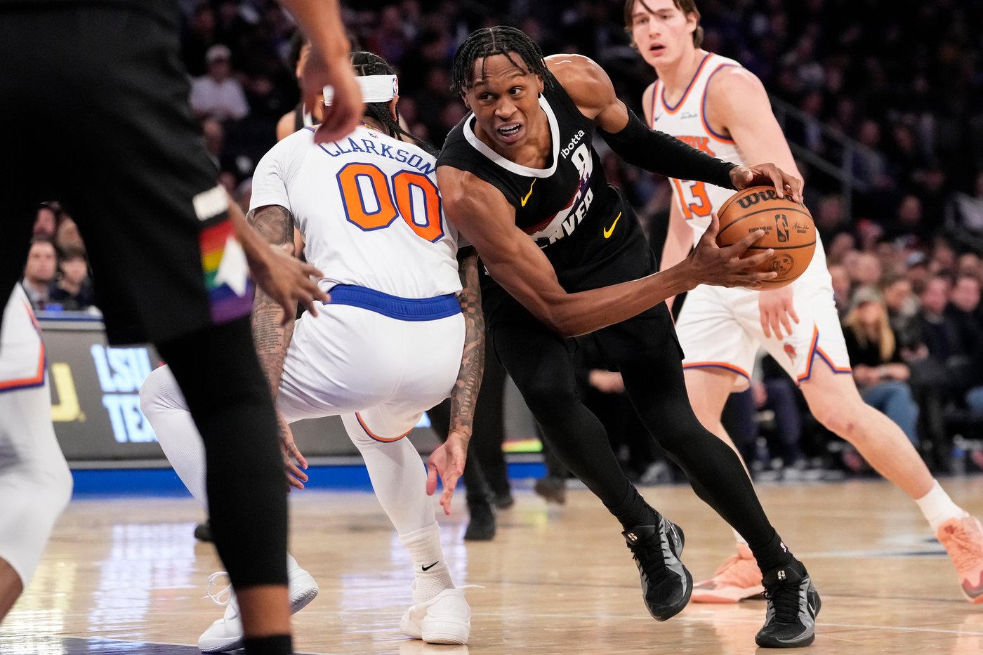 Towns is bloodied and bandaged, Nuggets lose 2 injured starters in Knicks' double-OT win | iNFOnews.ca