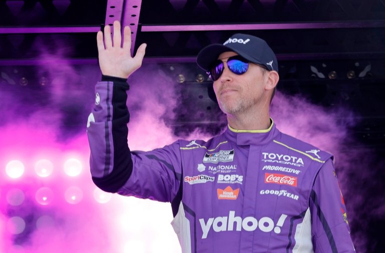Denny Hamlin qualifies first at Martinsville, moves into tie for 10th in NASCAR poles | iNFOnews.ca