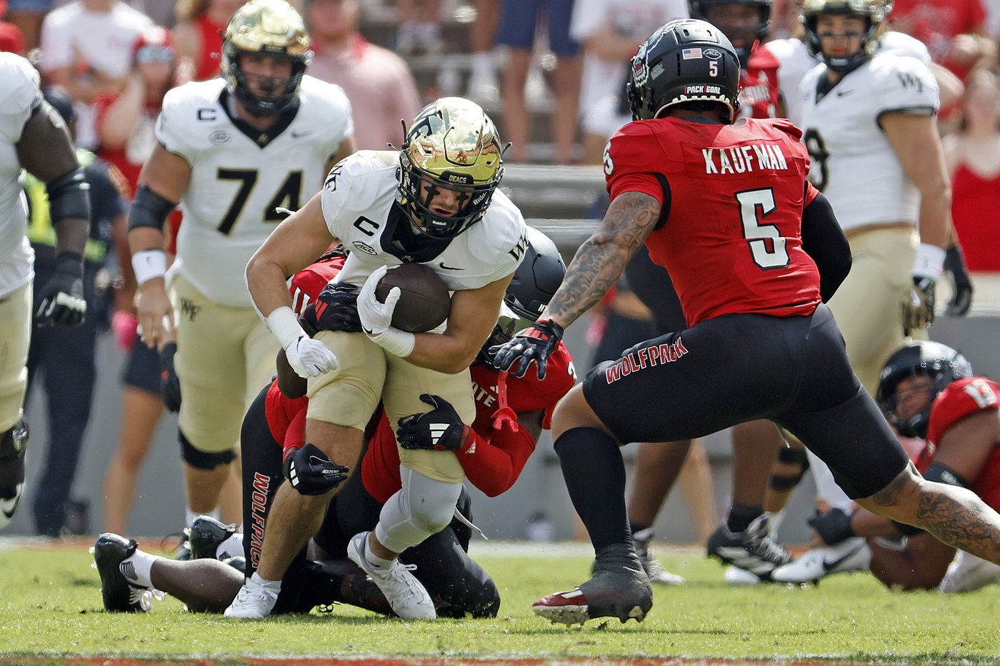 College football chaos helped Swinney remind No. 10 Clemson not to overlook Wake Forest | iNFOnews.ca