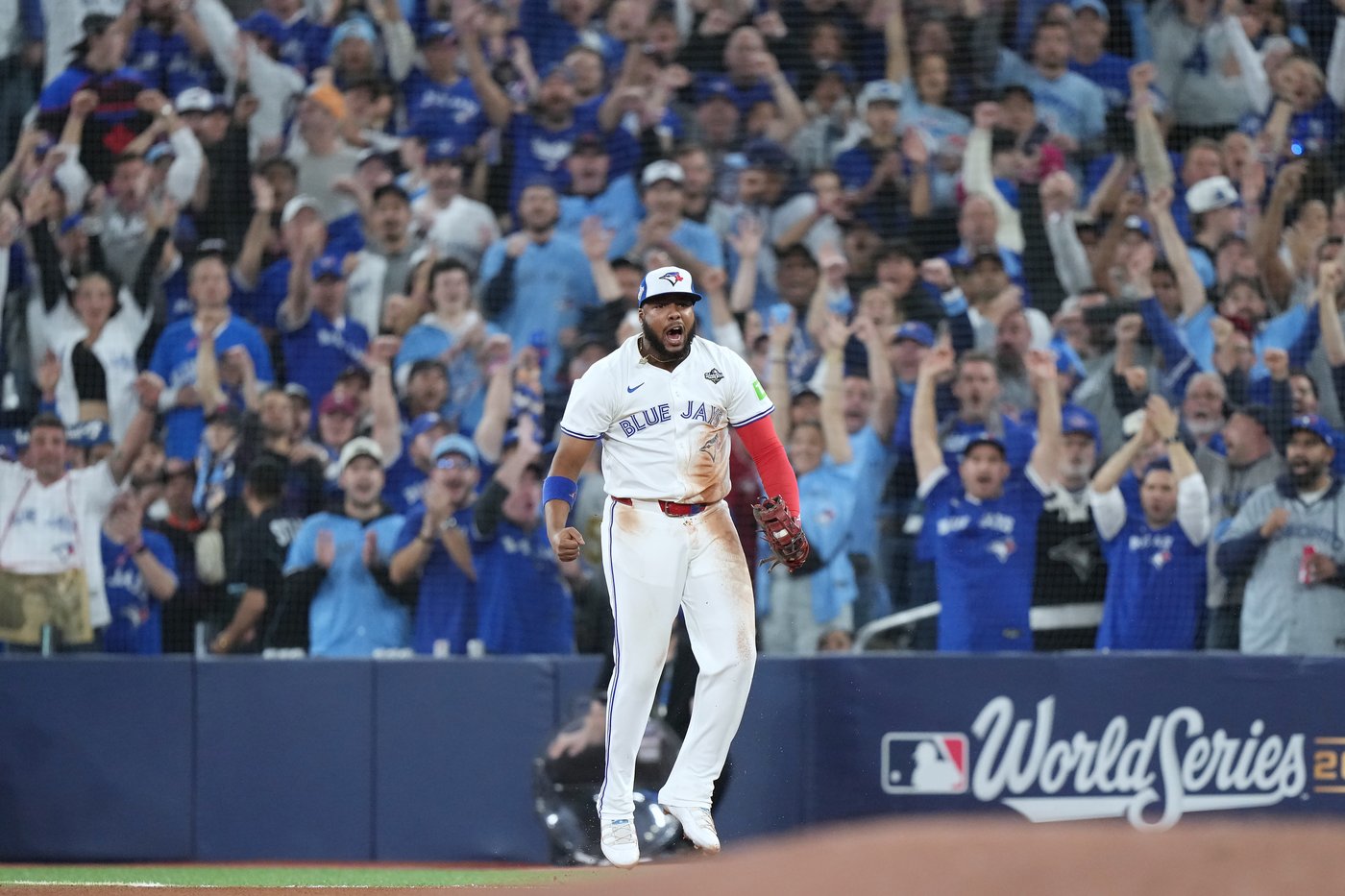 Blue Jays run helps boost Rogers' profit, company eyes buyout of remaining MLSE stake | iNFOnews.ca Blue Jays run helps boost Rogers' profit, company eyes buyout of remaining MLSE stake | iNFOnews.ca