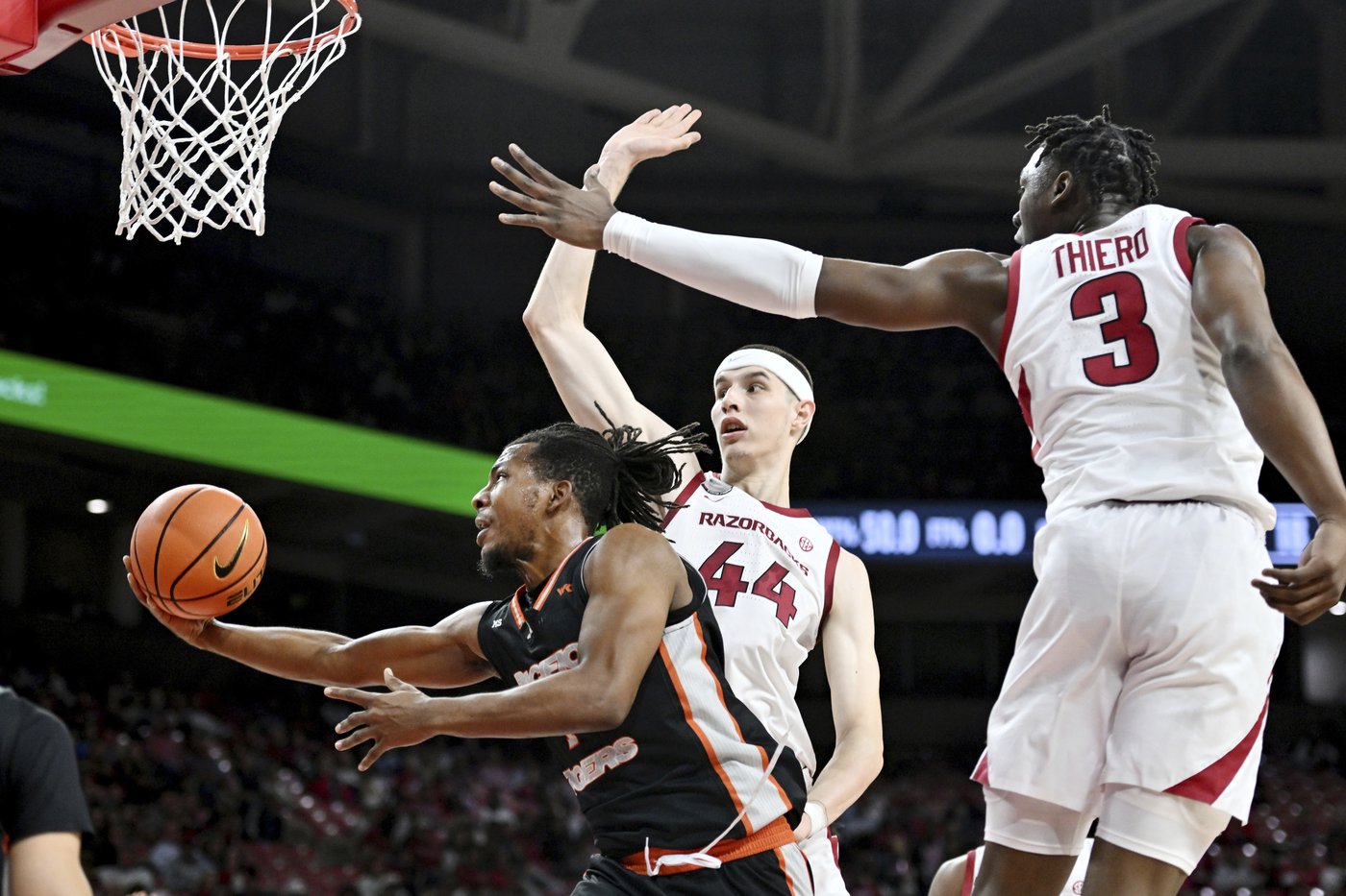 Adou Thiero scores 23 points as No. 20 Arkansas beats Pacific 91-72 | iNFOnews.ca