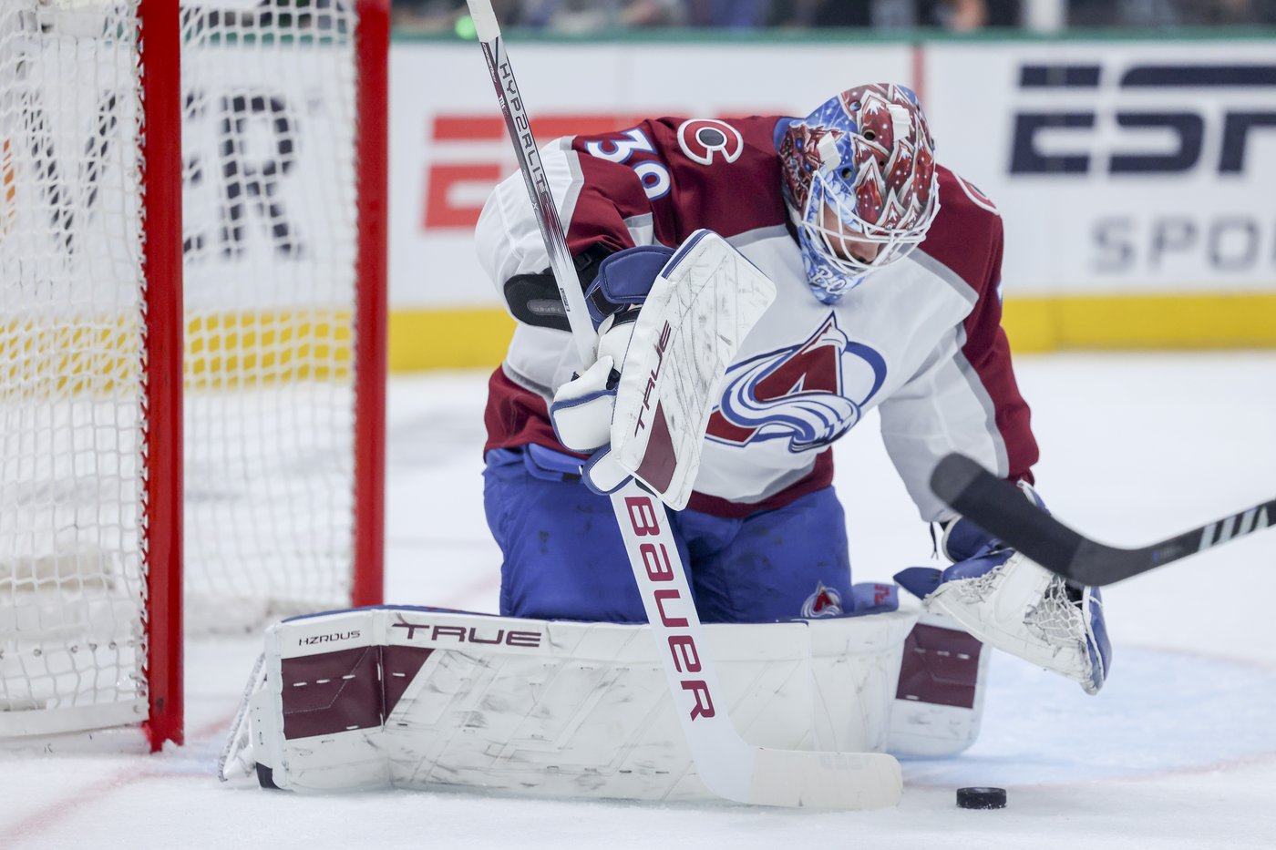 Johnston has quickest goal to start a Stars playoff game in 6-2 win over Avs for 3-2 series lead | iNFOnews.ca