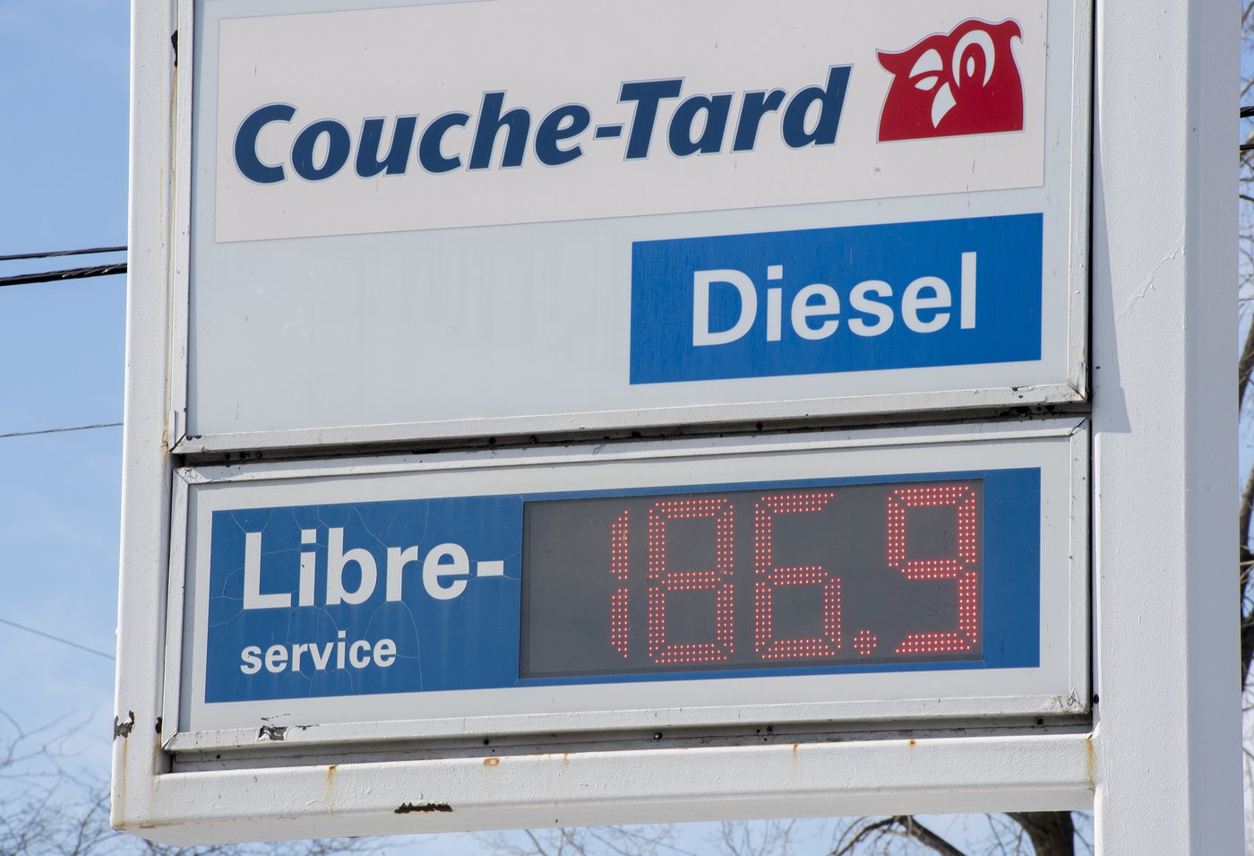 Quebec says new tool tracking gas prices in real time is first of its kind in Canada | iNFOnews.ca