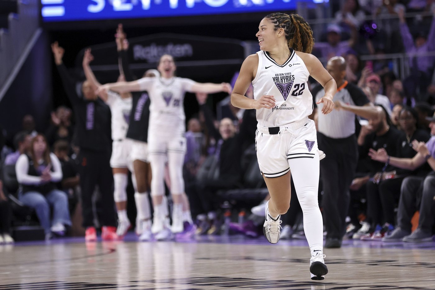 Kayla Thornton scores 21 as Valkyries hand Sun 6th consecutive loss, 87-63 | iNFOnews.ca