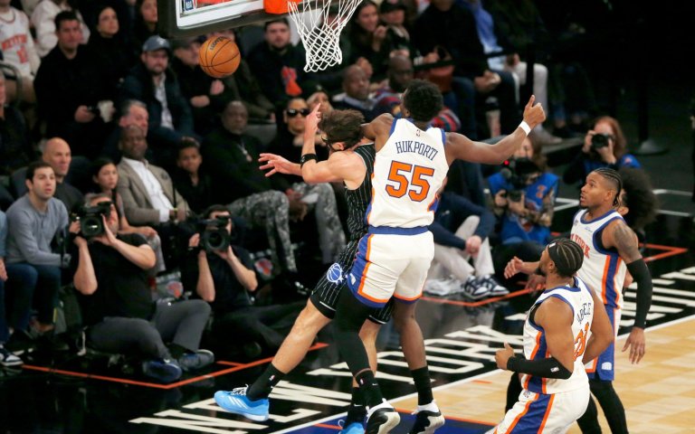 Magic diagnose Franz Wagner with high ankle sprain after awkward landing, return timetable TBD | iNFOnews.ca