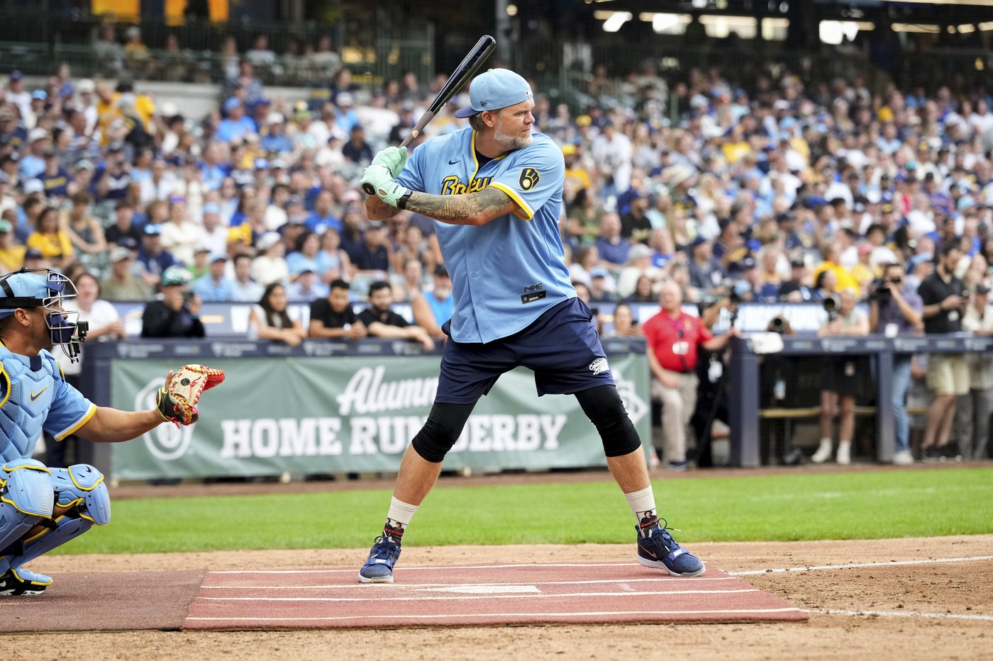 Brewers' successful promotion could result in more alumni home-run derby events | iNFOnews.ca Brewers' successful promotion could result in more alumni home-run derby events | iNFOnews.ca