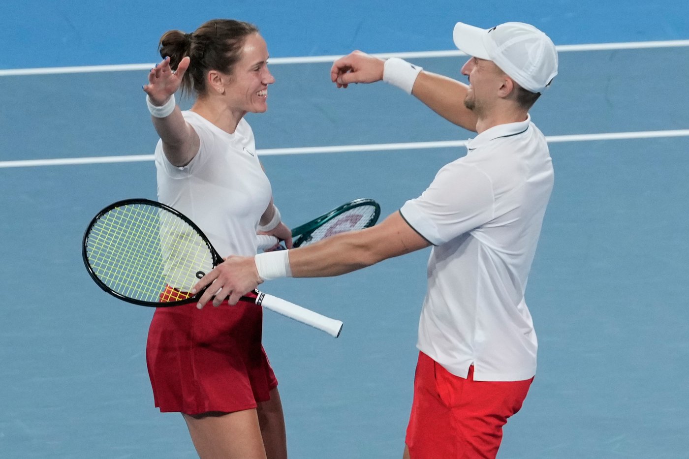 Poland overcomes Świątek defeat to Bencic and rallies to beat Switzerland in United Cup final | iNFOnews.ca Poland overcomes Świątek defeat to Bencic and rallies to beat Switzerland in United Cup final | iNFOnews.ca