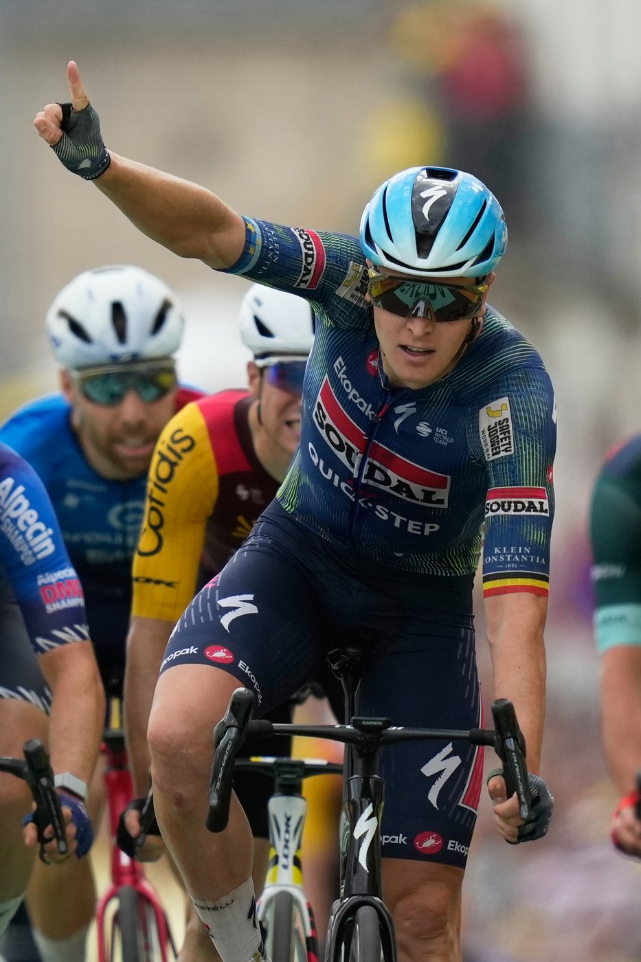 Merlier wins crash-marred 12th stage of the Tour de France, Pogacar retains overall lead | iNFOnews.ca Merlier wins crash-marred 12th stage of the Tour de France, Pogacar retains overall lead | iNFOnews.ca