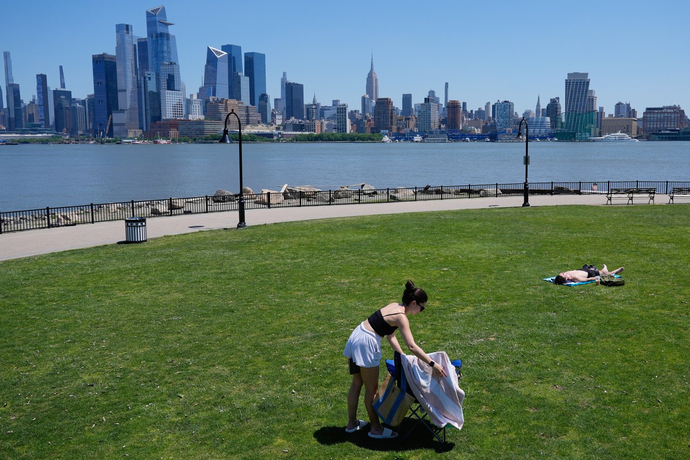 Eastern US sweats through another hot day before rain, cold move in | iNFOnews.ca Eastern US sweats through another hot day before rain, cold move in | iNFOnews.ca