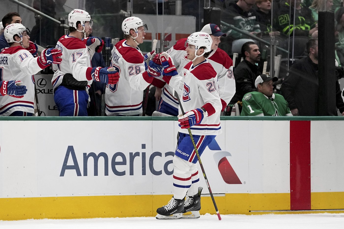 Newhook, Dobes propel surging Montreal Canadiens to 3-1 win over Dallas Stars | iNFOnews.ca