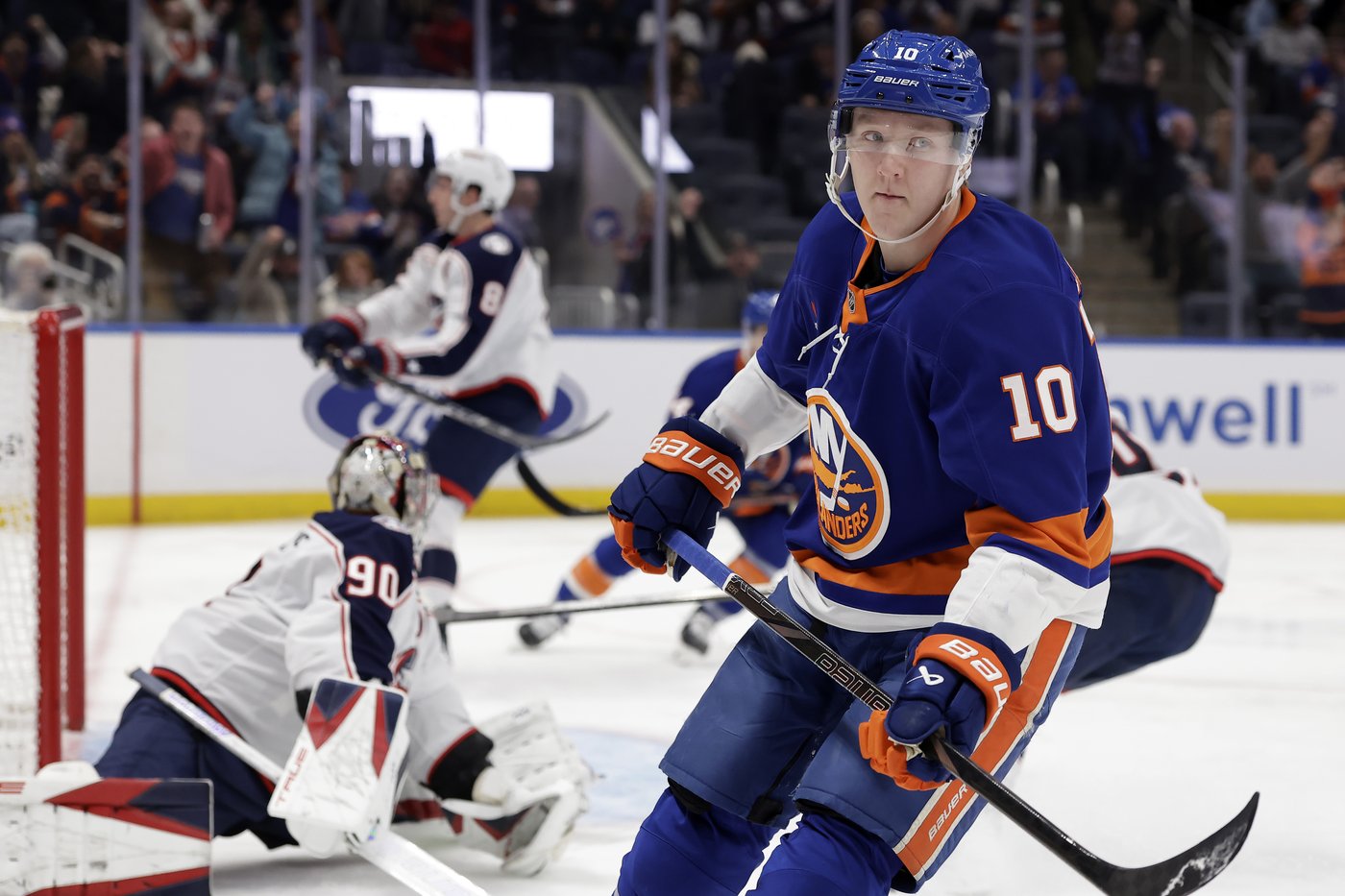 Horvat scores twice, Islanders beat Blue Jackets 3-1 | iNFOnews.ca