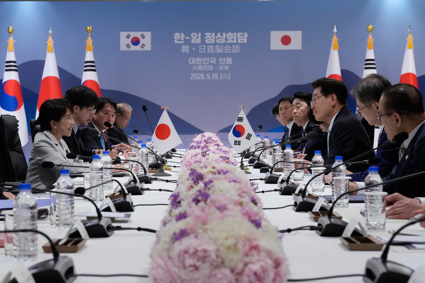 Lee and Takaichi hold 4th meeting in 6 months to push South Korea-Japan cooperation | iNFOnews.ca