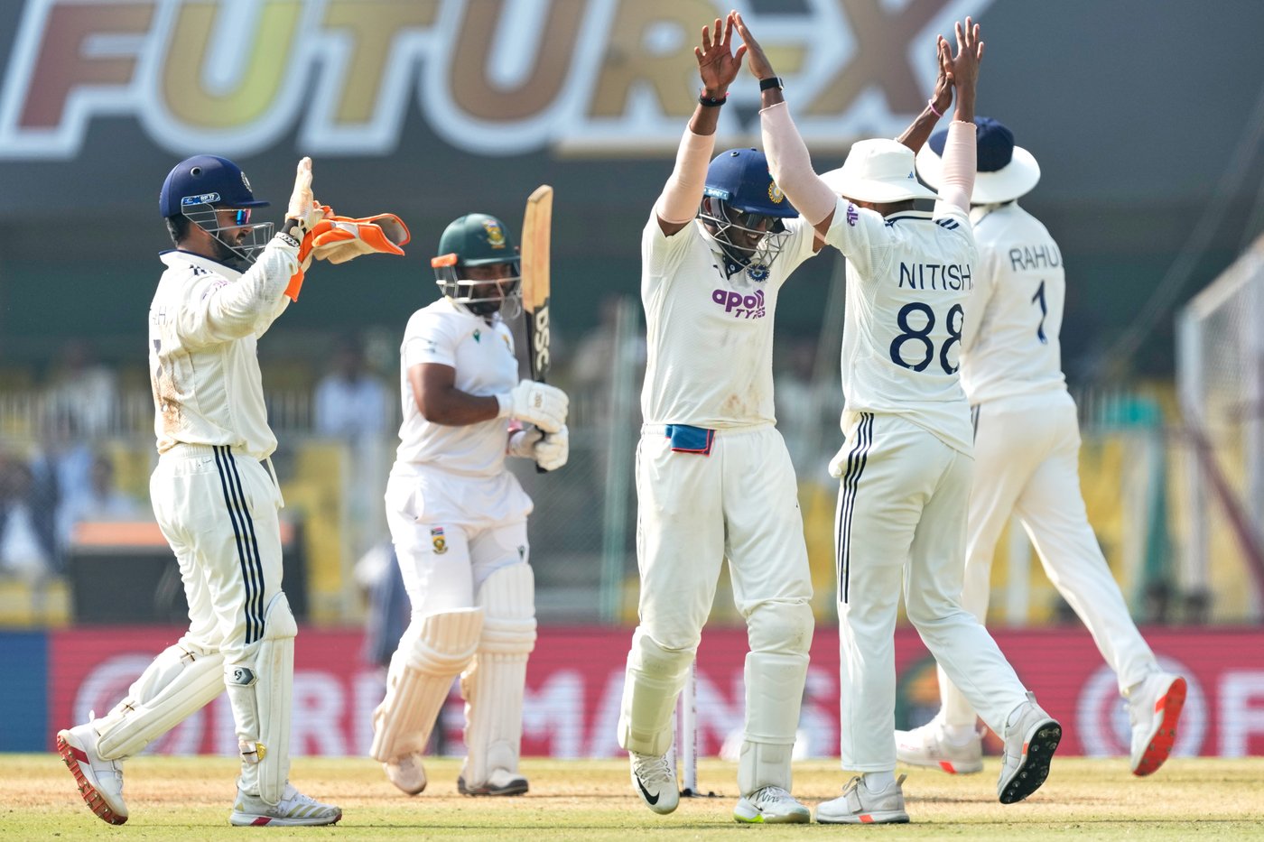 India in trouble on 27-2 at Day 4 stumps after South Africa sets imposing 549-run target in 2nd test | iNFOnews.ca