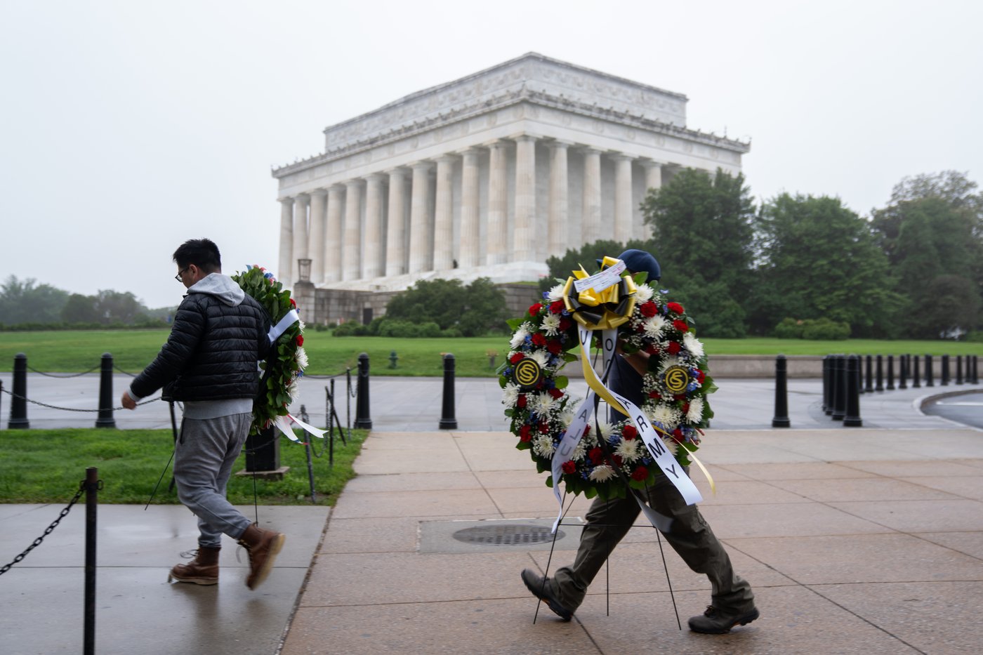 Photos of Memorial Day events remembering US soldiers and sailors | iNFOnews.ca