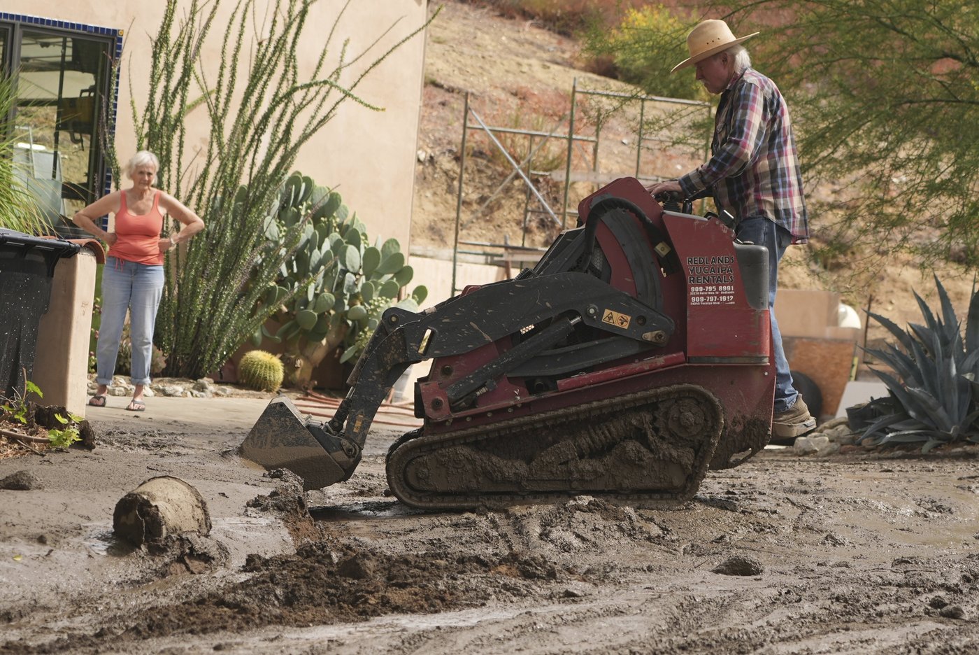 Sudden heavy rain in Southern California unleashes mudslides, 2-year-old drowns in floodwaters | iNFOnews.ca