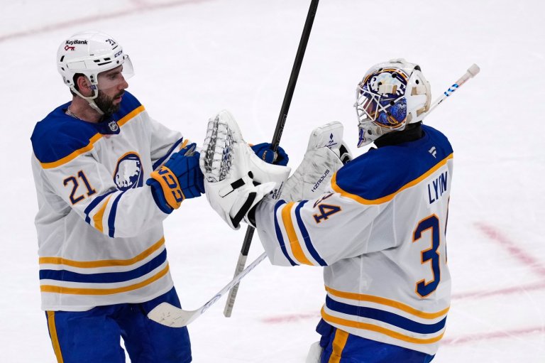 Sabres rally to beat Bruins 3-1, take 2-1 lead in NHL playoff series | iNFOnews.ca