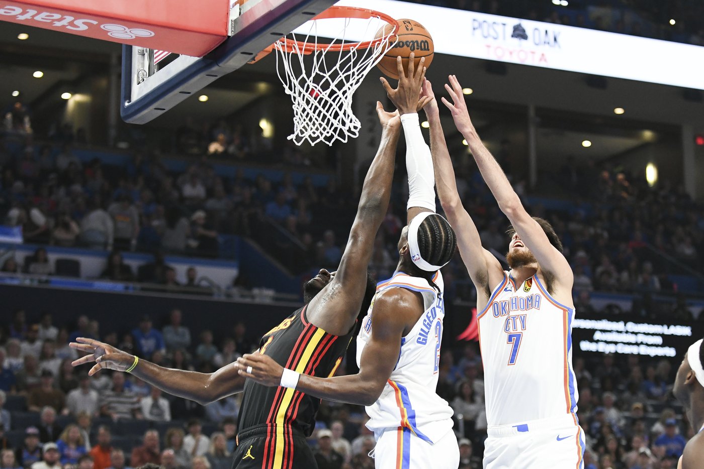 Gilgeous-Alexander's 35 points help Thunder pull away for 128-104 win over Hawks | iNFOnews.ca Gilgeous-Alexander's 35 points help Thunder pull away for 128-104 win over Hawks | iNFOnews.ca