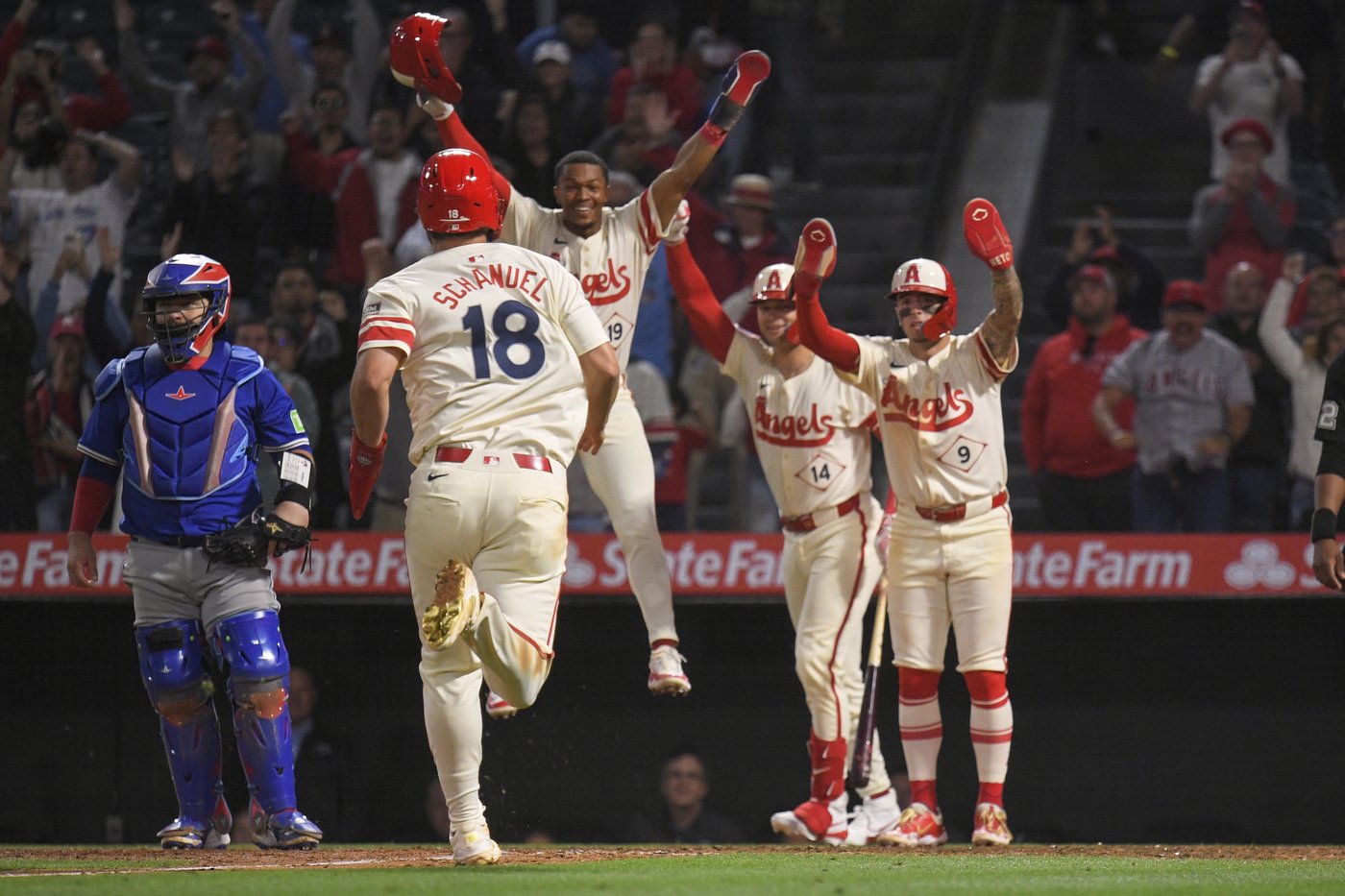 Jorge Soler's 3-run double in the 9th inning gives Angels 5-4 win over Blue Jays | iNFOnews.ca Jorge Soler's 3-run double in the 9th inning gives Angels 5-4 win over Blue Jays | iNFOnews.ca