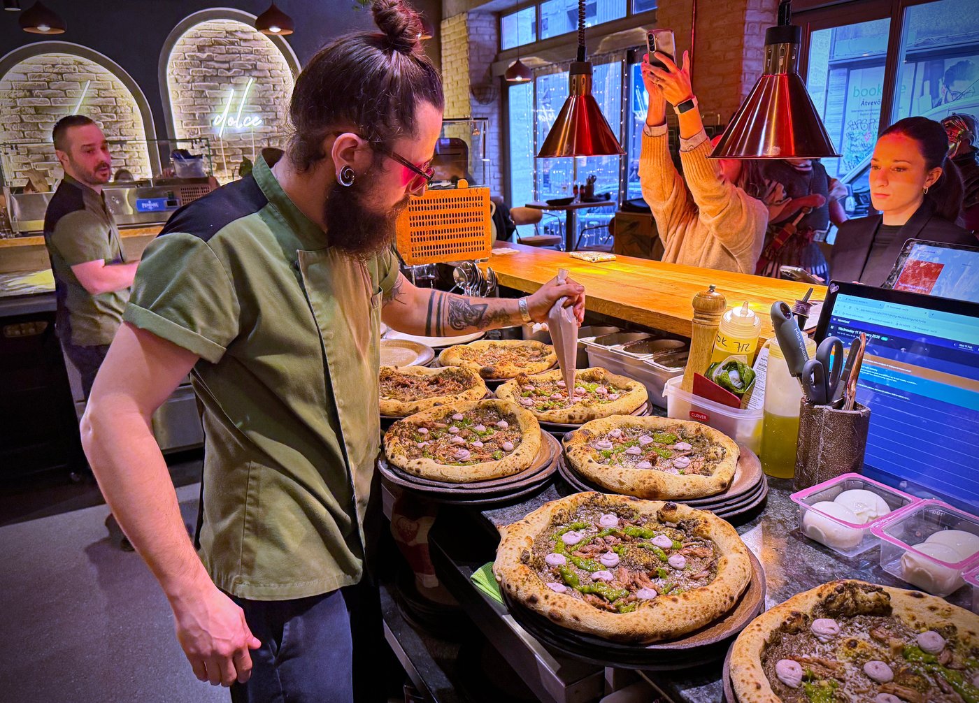 When in Rome: Budapest pizzeria offers time-travel twist with ancient Rome-inspired pie | iNFOnews.ca