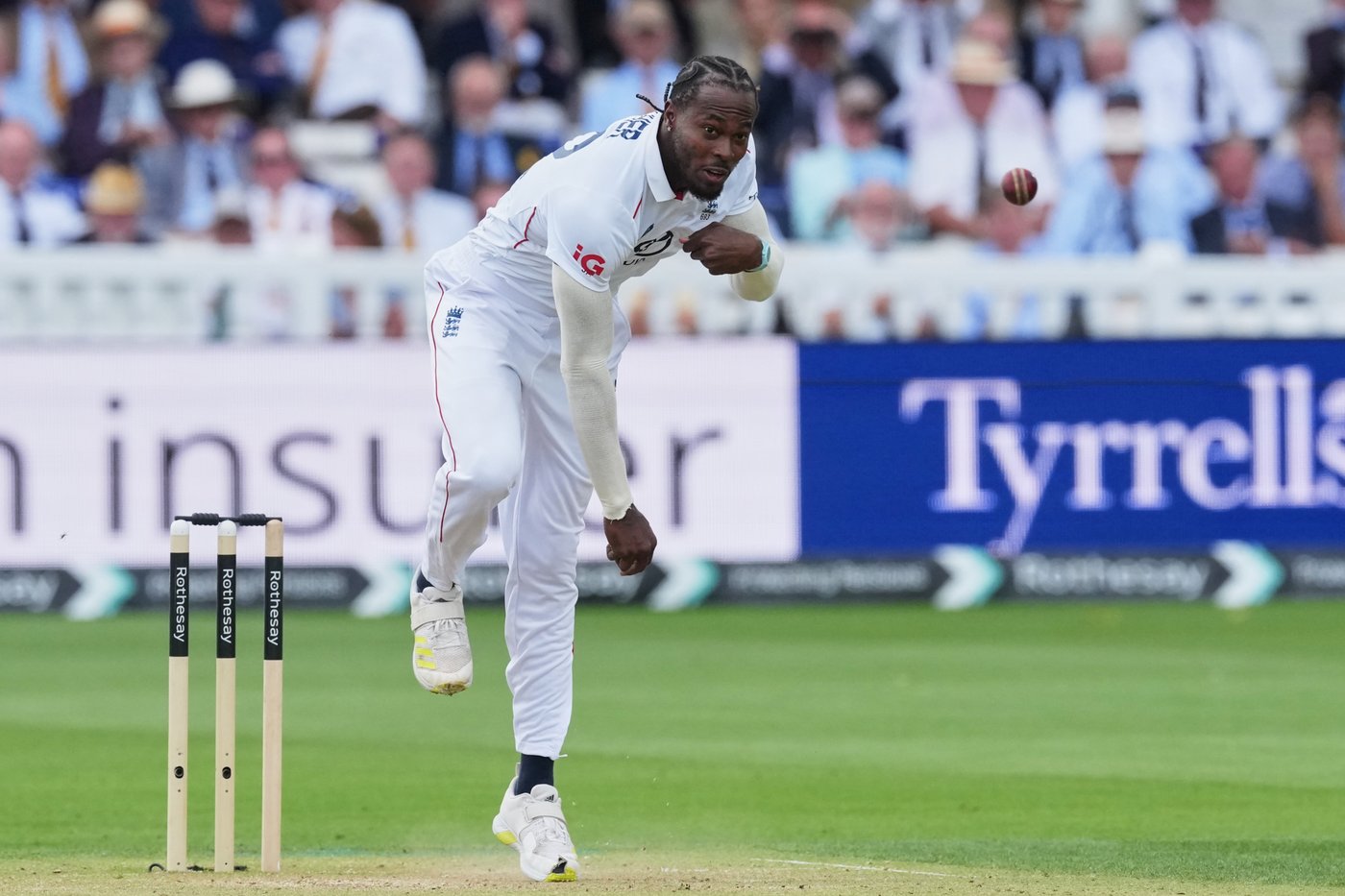 England's seamers rip through Pakistan for 110, taking a 180-run lead at Lord's | iNFOnews.ca England's seamers rip through Pakistan for 110, taking a 180-run lead at Lord's | iNFOnews.ca
