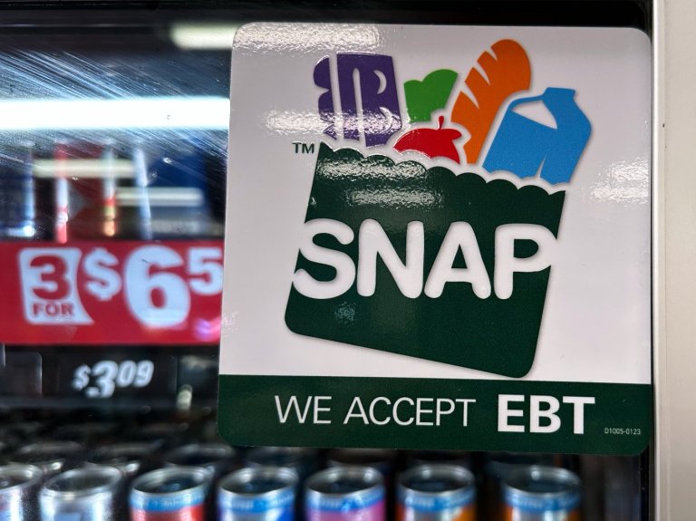 Trump administration seeks to halt SNAP food aid payments after a court order | iNFOnews.ca