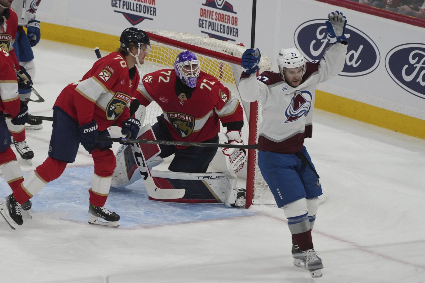 Drouin scores his first 2 goals of season, Avs beat slumping Panthers 7-4 | iNFOnews.ca Drouin scores his first 2 goals of season, Avs beat slumping Panthers 7-4 | iNFOnews.ca