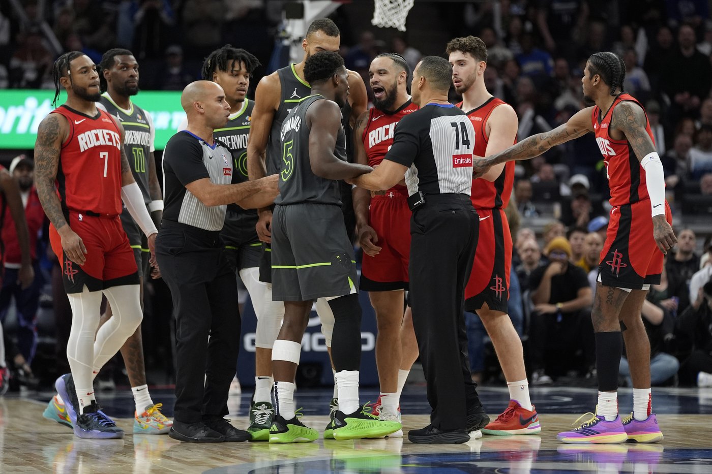 Edwards scores 41 to lift Timberwolves over Houston 127-114 | iNFOnews.ca