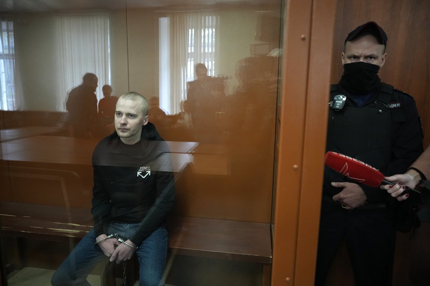 A man gets life in prison in Russia for a car bomb that wounded a writer | iNFOnews.ca