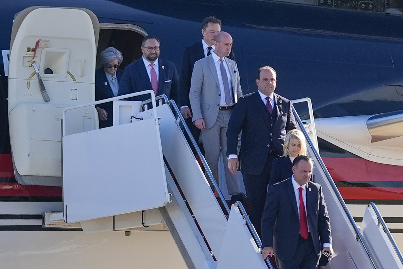 PHOTO COLLECTION: Trump Returns to Washington | iNFOnews.ca