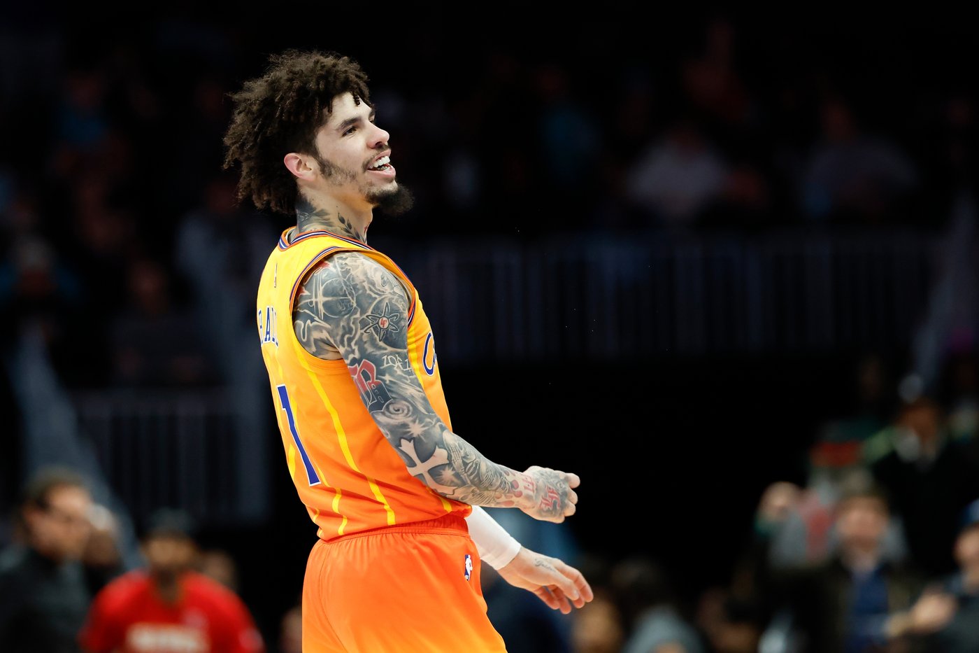 LaMelo Ball hits 7 1st-half 3-pointers in return, Hornets beat Hawks 133-126 | iNFOnews.ca